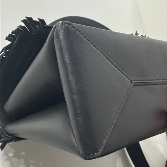 Michael Kors - Black Woven Leather Bag with Gold Chain and Cross Body Strap - Picture 8 of 8